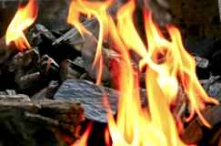 Der gemauerte Aussenkamin – wie kann er betrieben werden