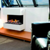 Dieser Wandkamin besticht durch seine schlichte Eleganz in Weiß, der mit seiner 3D-Rauchfeuertechnik wie echtes Feuer wirkt.